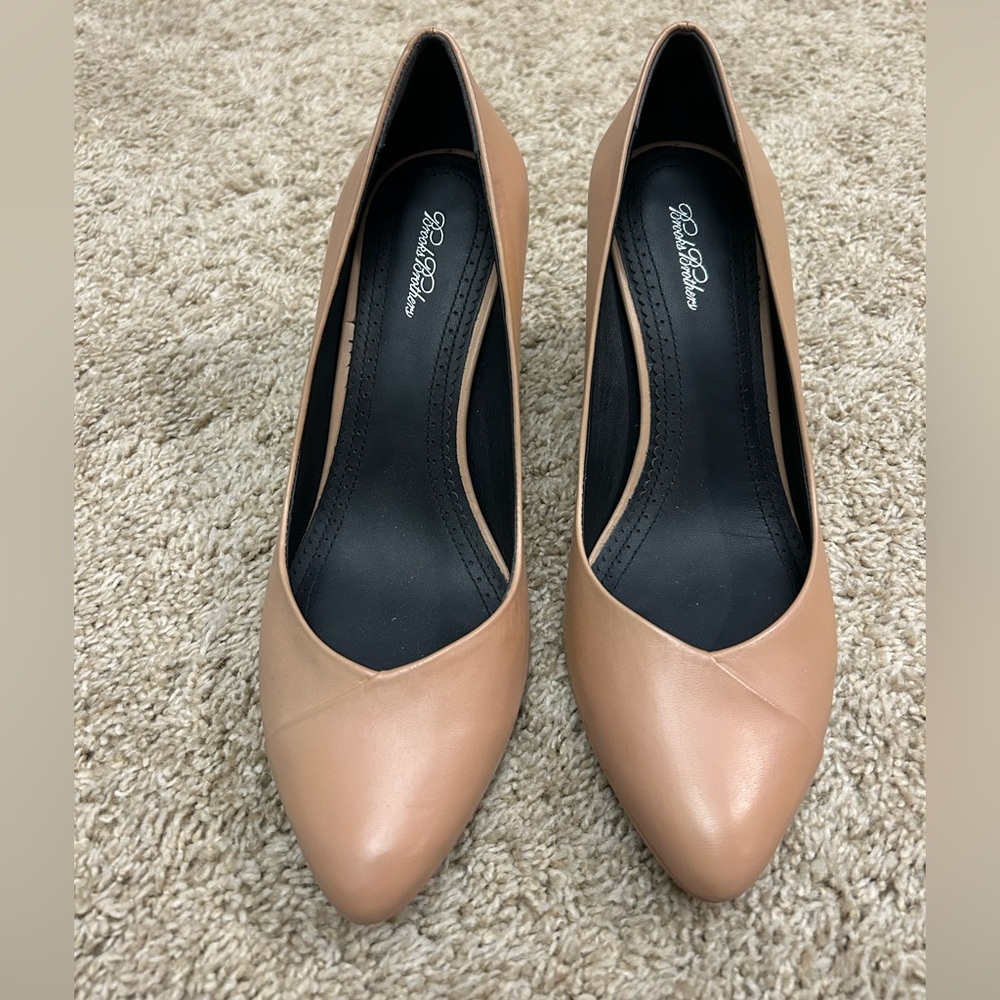Brooks Brothers Nude 3 inch heels. Perfect condition